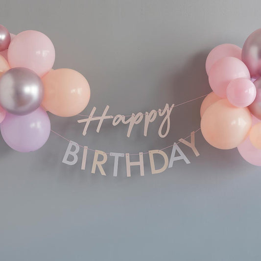 Guirnalda de globos y letras rosas de feliz cumpleaños de ginger ray