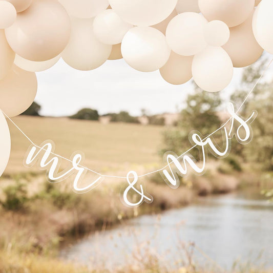 Mr and Mrs garland for simple wedding decoration