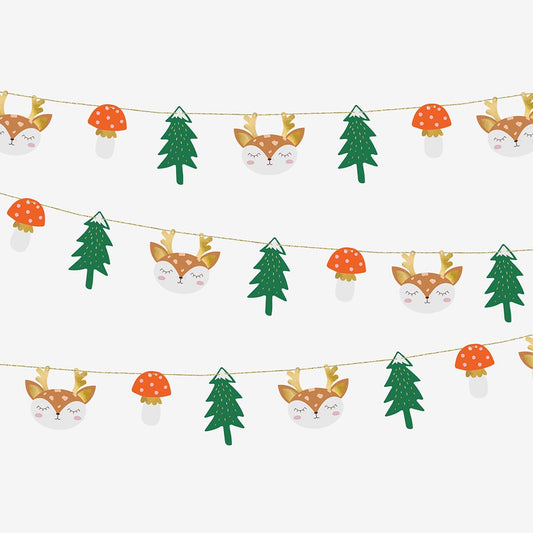 Christmas decoration: Christmas garland with reindeer, fir tree and mushroom
