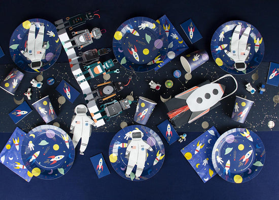 vaisselle eco responsable motif espace et cosmos pour un anniversaire astronaute