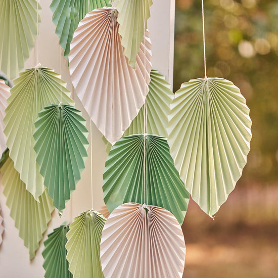 Mariage folk, mariage bohème : feuilles de palmier en papier ginger ray