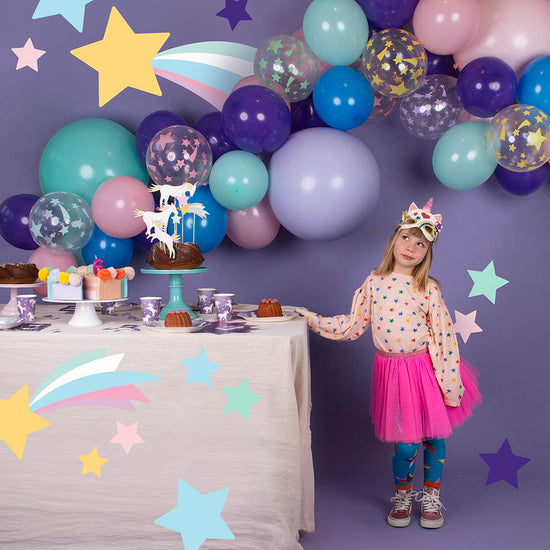 Deco de table anniversaire fille : gobelets carton licorne galactique