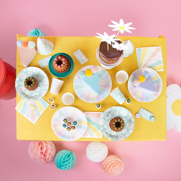 8 gobelets en carton pastel multicolores : deco de table anniversaire
