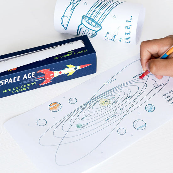idea de regalo de bolsa sorpresa de cumpleaños astro: rollo de juego espacial