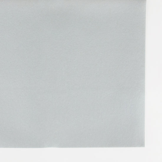 Une nappe argentée en papier, parfaite pour toutes les occasions!