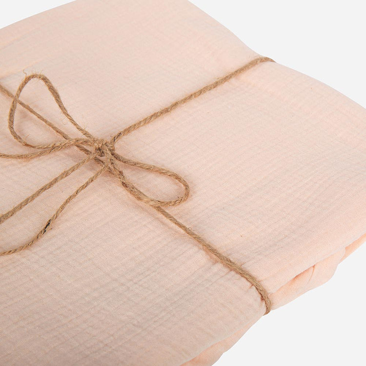 Mantel largo rosa claro de muy buena calidad para mesa de boda