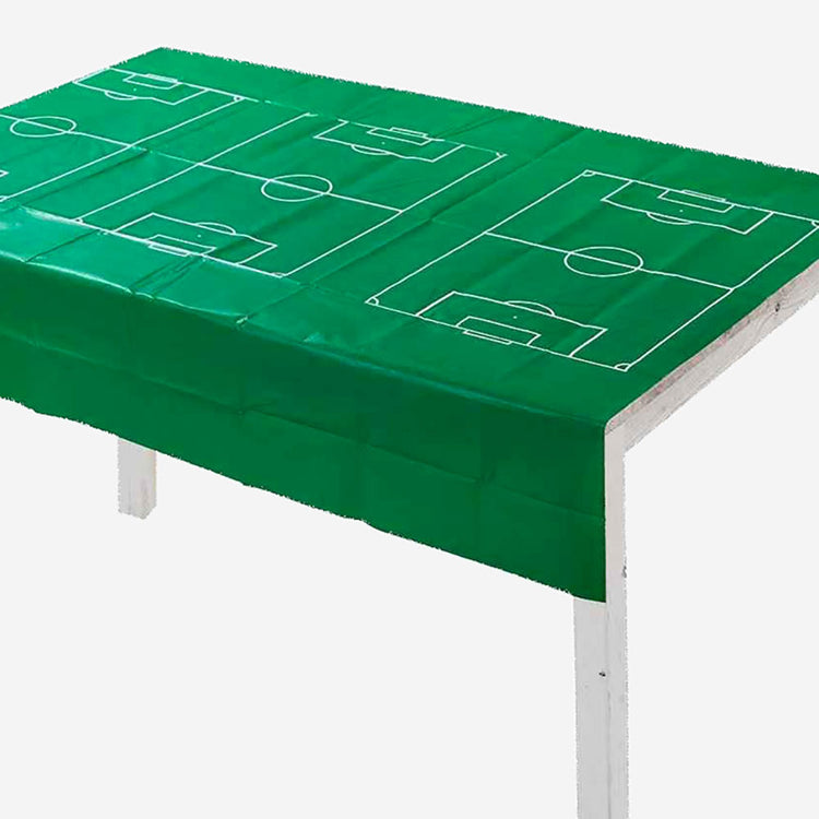 nappe en papier motif terrain de foot verte pour table d'anniversaire enfant