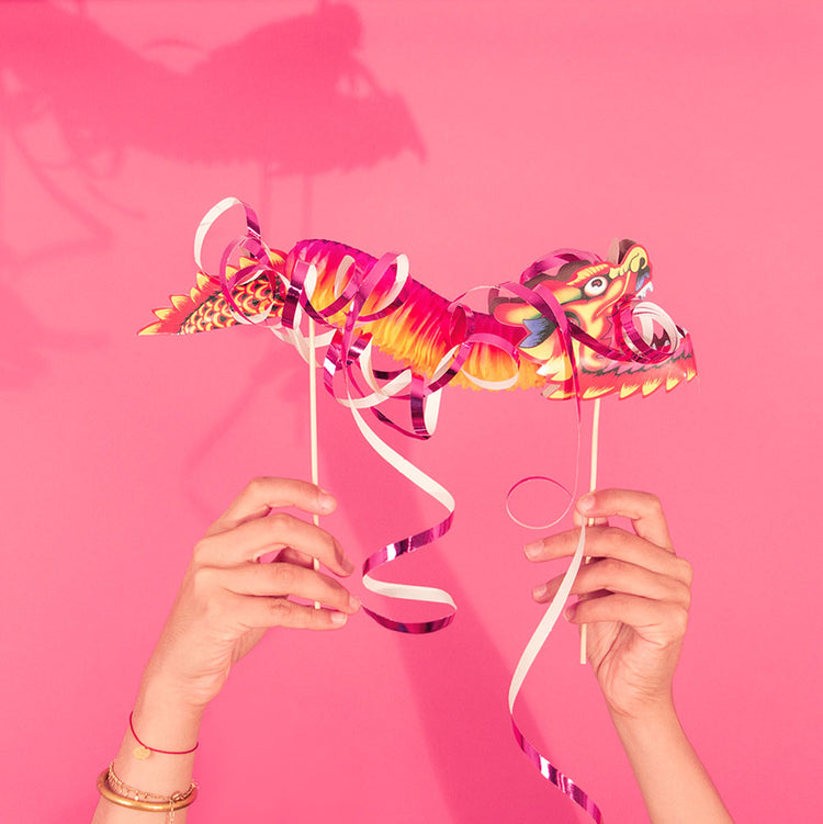 Toppers dragón y serpentina rosa para decoración de fiesta temática asiática