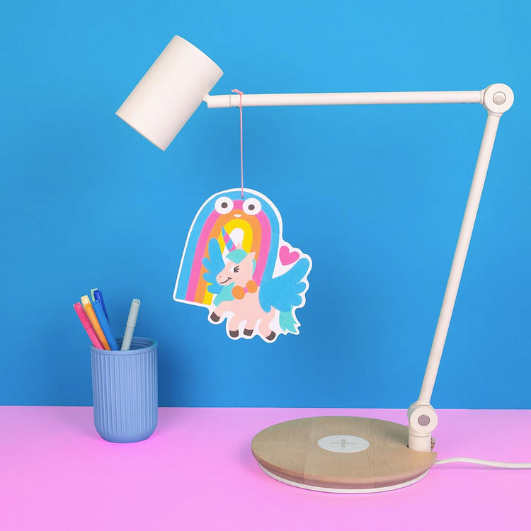 Idea di decorazione fai-da-te: scatola di colori unicorno OMY per bambini