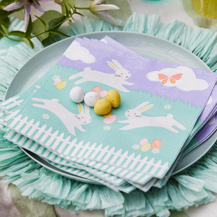 Idea de decoración de cumpleaños para niños: servilleta de papel con motivos de Pascua