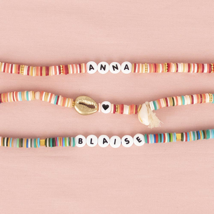 Atelier diy fille : bracelets message personnalisés et perles heishi