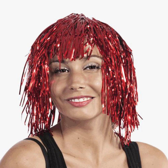 Soirée déguisée : perruque métallique rouge à frange