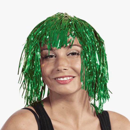 Soirée déguisée : perruque métallique verte à frange
