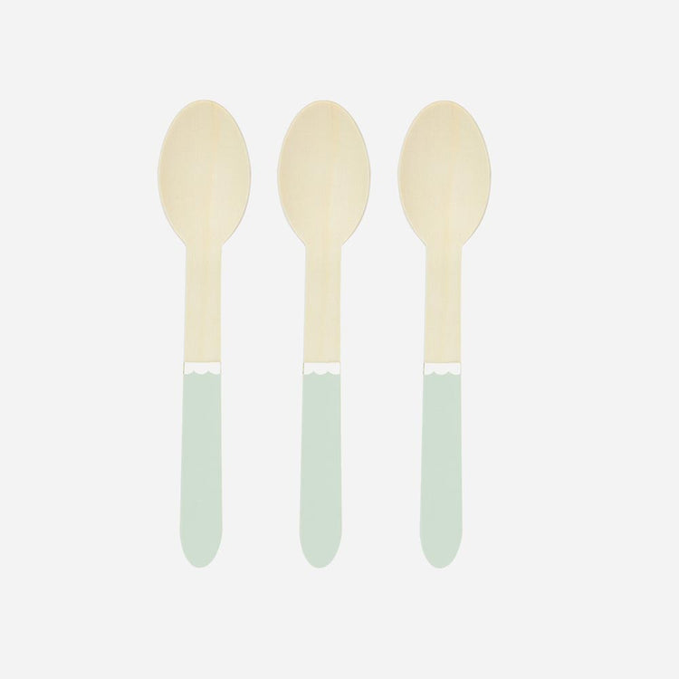 Almond green wooden spoons for party table decoration