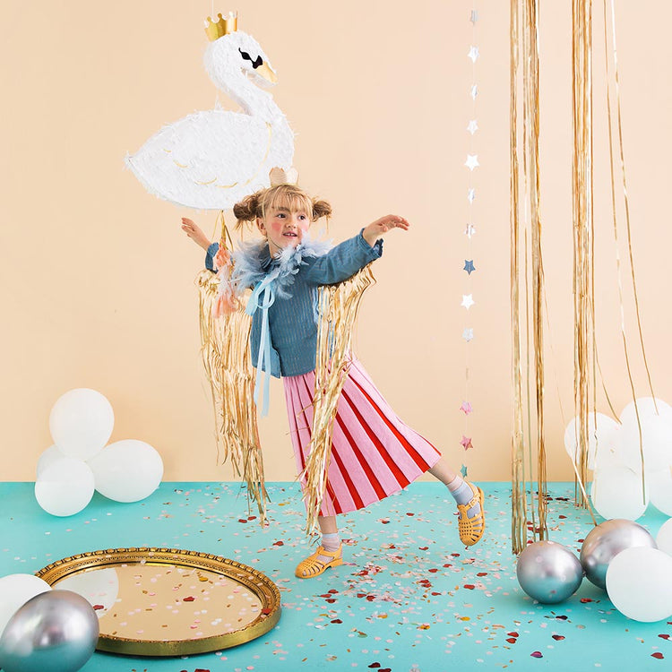 Piñata de cisne blanco para decoración de cumpleaños de niña