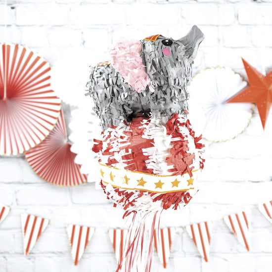Pinata éléphant de cirque pour décoration anniversaire enfant