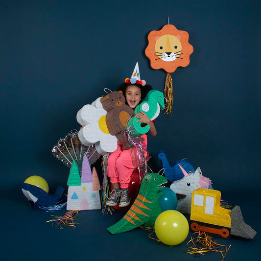 Piñata león: decoración de cumpleaños infantil con temática de safari