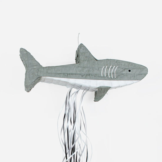 Pinata requin à remplir pour une animation anniversaire animaux marins