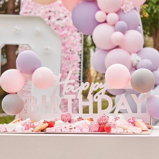 Decoración de cumpleaños: bandeja de presentación de pastel de jengibre