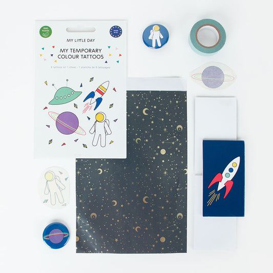 Surprise bag kit for astro-themed children's birthday guests