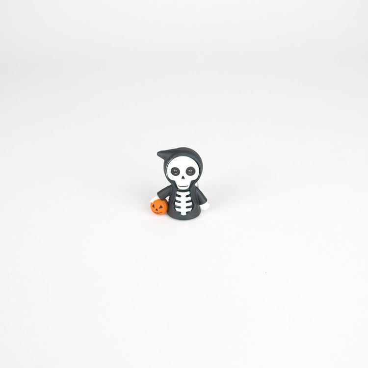 Petit cadeau halloween : porte clé squelette lumineux