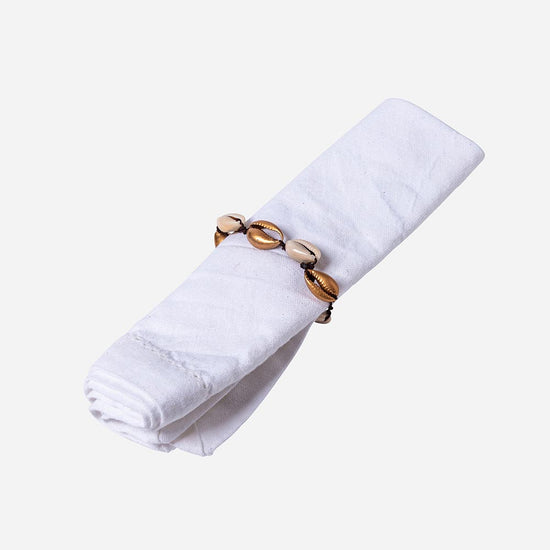 Rond de serviette coquillage et serviette blanche en gaze de coton
