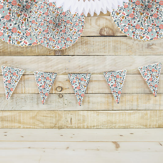 Liberty rosettes and liberty pennant garland for trendy liberty wedding