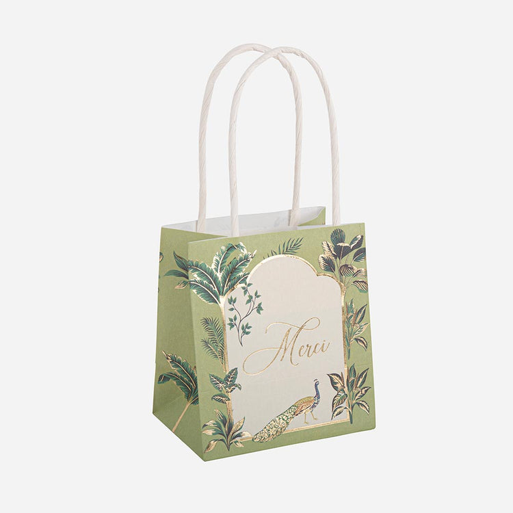 Wedding guest gifts: tropical gift bags to offer surprises