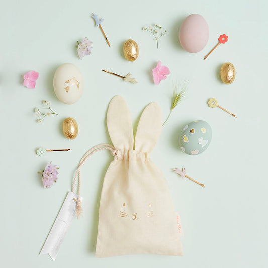 idea para pequeños regalos de Pascua meri meri: pasadores de margaritas