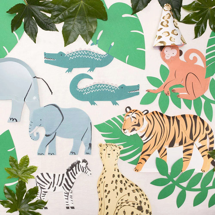 16 Crocodile cut-out paper napkins for safari table decoration