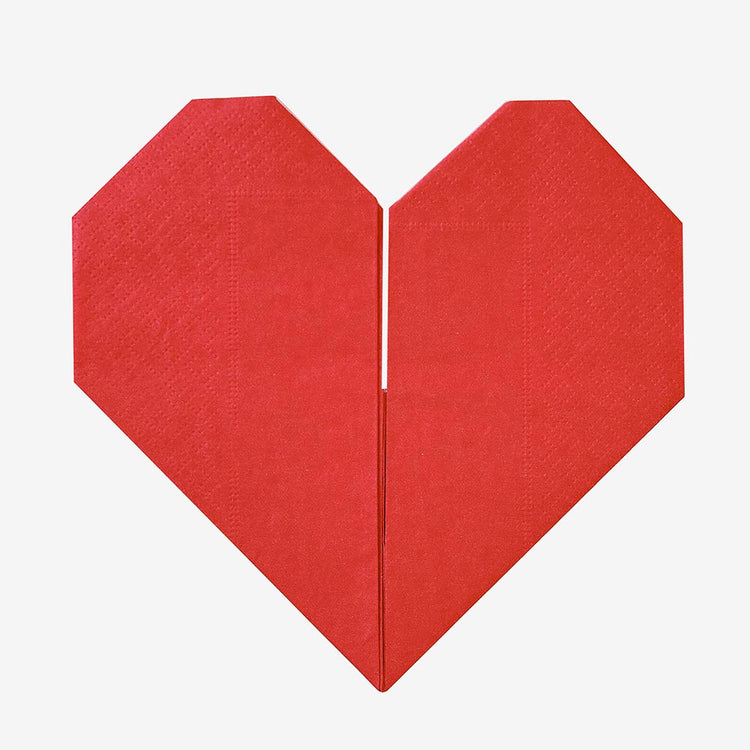 Serviettes en papier rouge en forme de coeur pour deco saint valentin