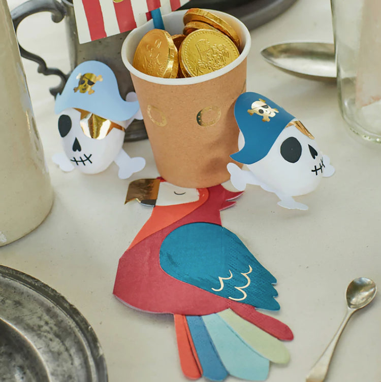 Pirate child birthday: table decoration and pirate accessories for birthday