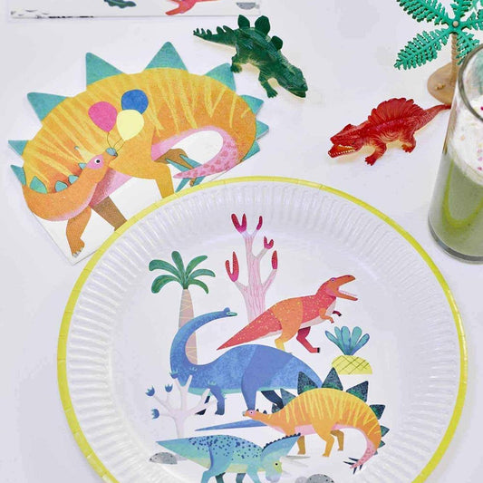 Idea de decoración de mesa de merienda de cumpleaños de dinosaurio