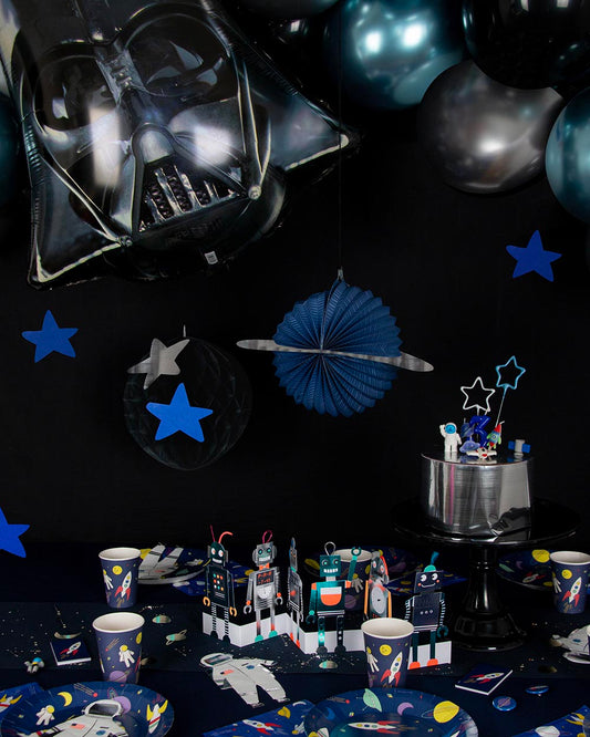 Deco d'anniversaire star wars : ballon Dark Vador et déco cosmo