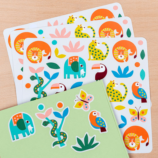 Cadeau pour enfant : stickers a coller theme animaux sauvages