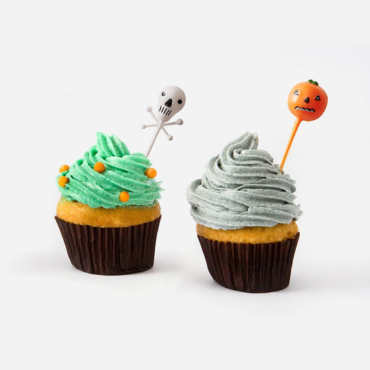 Coloridos toppers de Halloween para decorar mini cupcakes