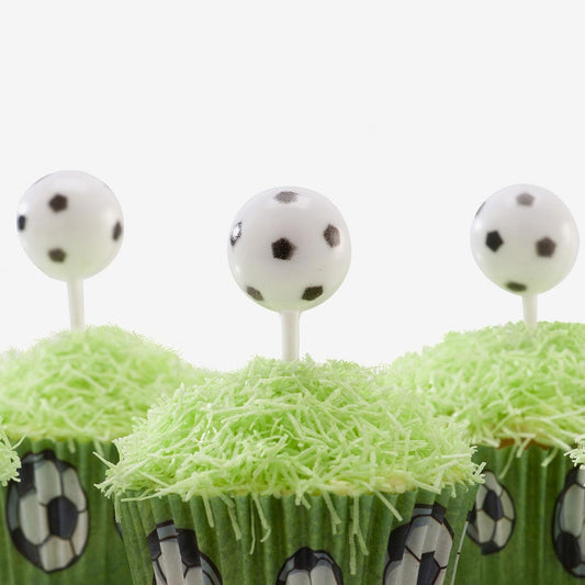 Cupcakes anniversaire foot avec toppers ballons de foot