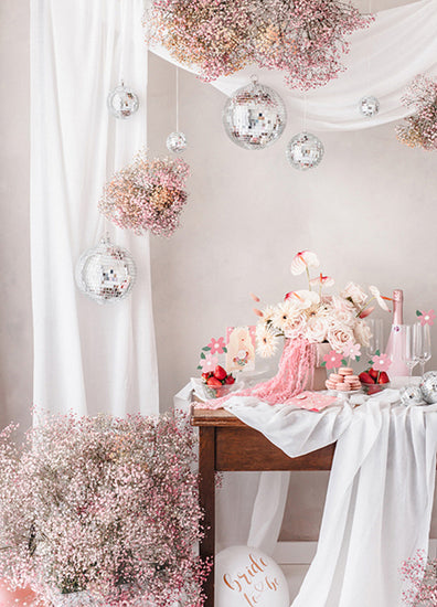 Deco de table sur le thème des fleurs idéal mariage ou anniversaire