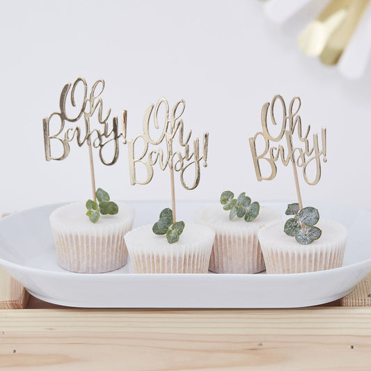 Idea de decoración para baby shower: cupcakes helados con palillos oh baby